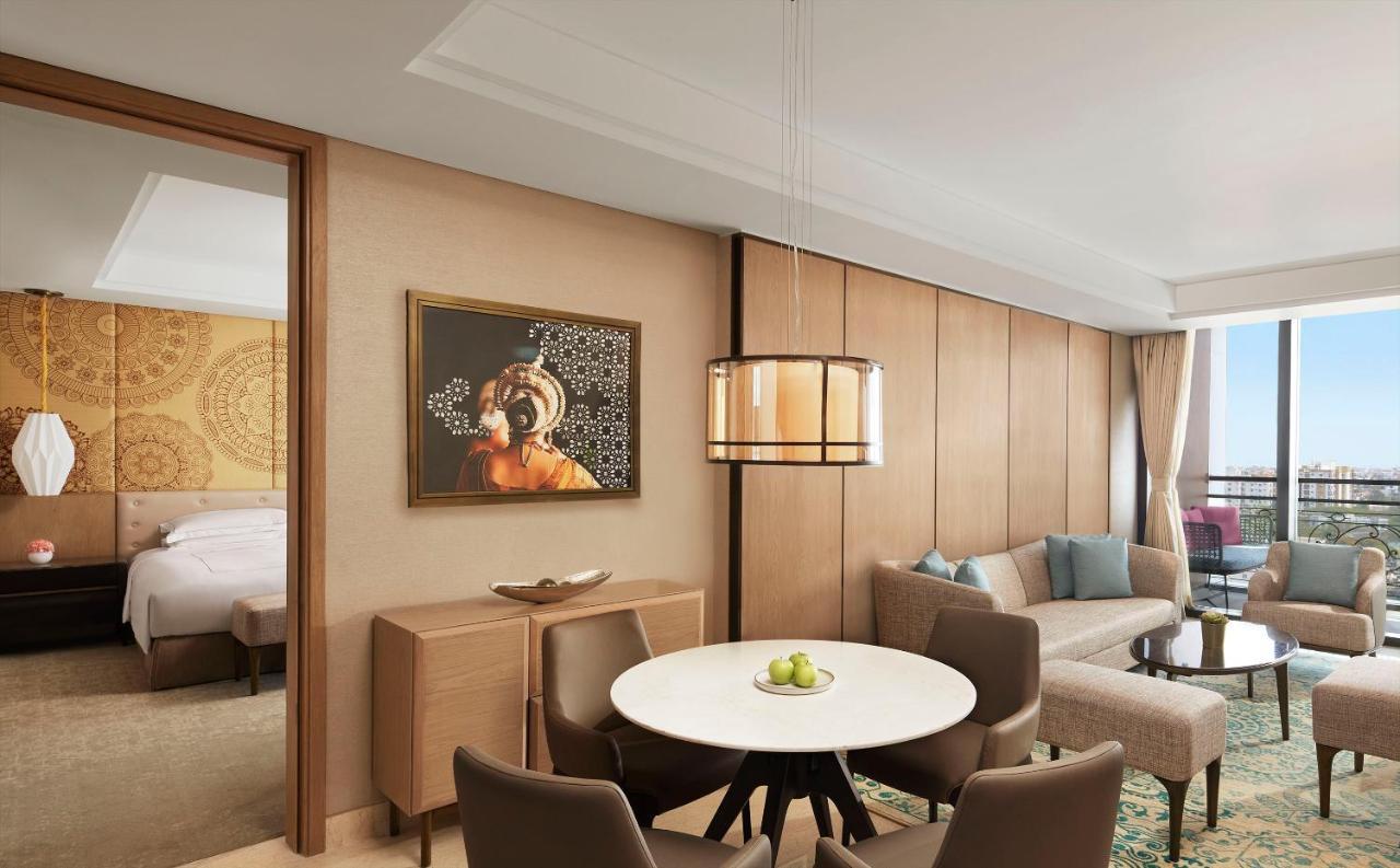 Taj Wellington Mews Chennai Hotel ภายนอก รูปภาพ