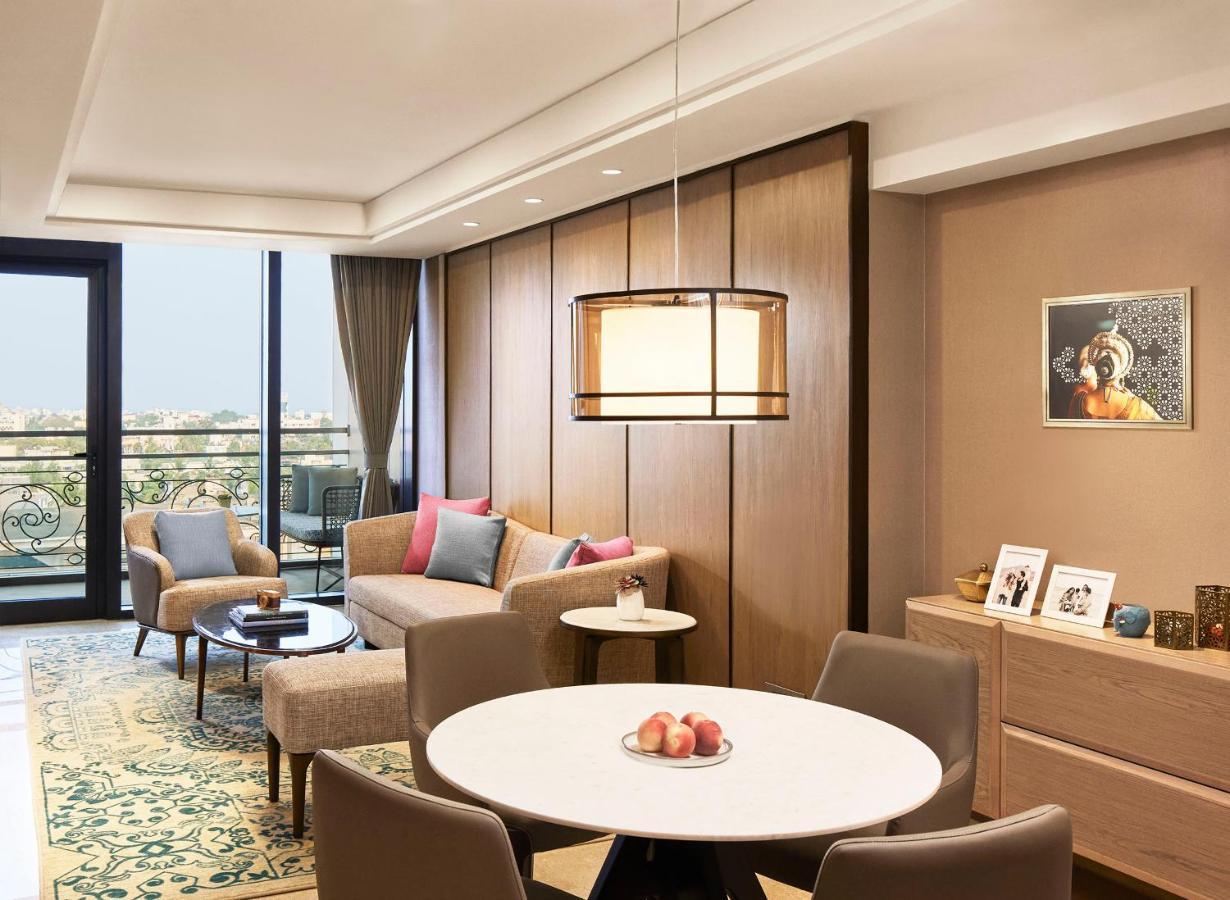 Taj Wellington Mews Chennai Hotel ภายนอก รูปภาพ