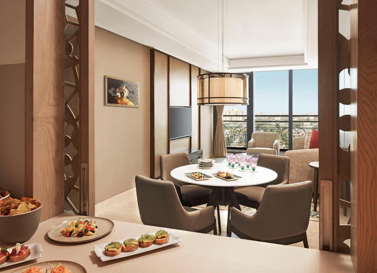 Taj Wellington Mews Chennai Hotel ภายนอก รูปภาพ