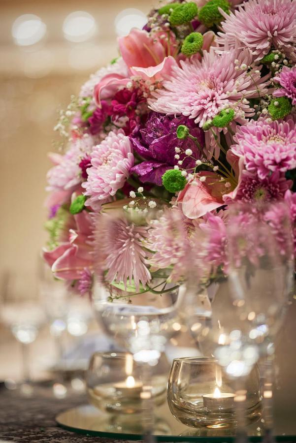 Taj Wellington Mews Chennai Hotel ภายนอก รูปภาพ