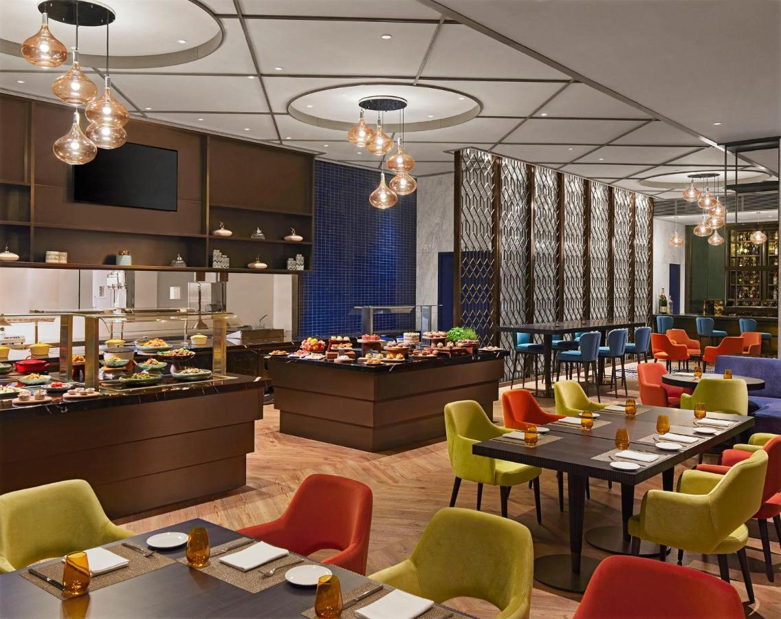 Taj Wellington Mews Chennai Hotel ภายนอก รูปภาพ